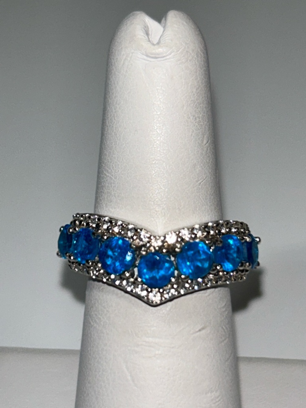 NWT NYC 11 Genuine Neon Apatite Gemstone Ring By Designer Chuck Clemency